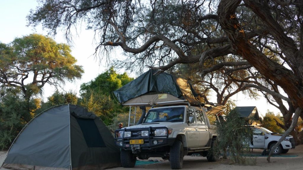 Create unforgettable honeymoon memories in Rwanda with a romantic car rental