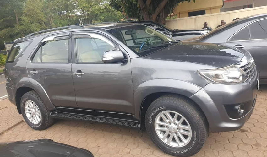 Toyota Fortuner, Renting a Car