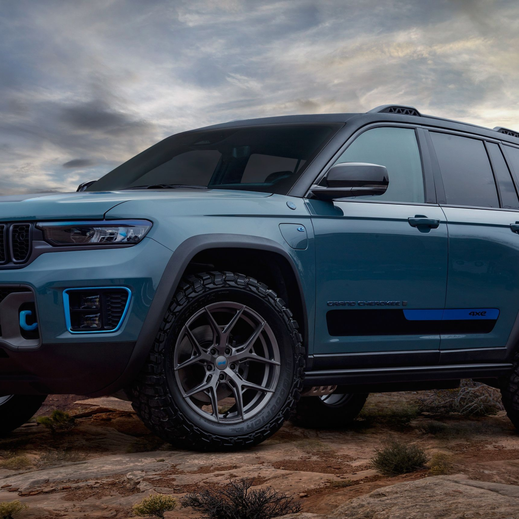 Get Well Customized Jeep with 4x4 Car Rental Rwanda and Visit Rwanda and beyond