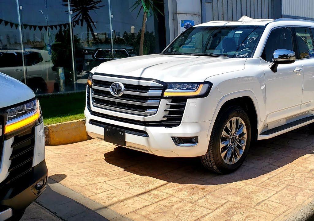 722 604 694Toyota Land Cruiser: Top 4x4 Car Rental Rwanda