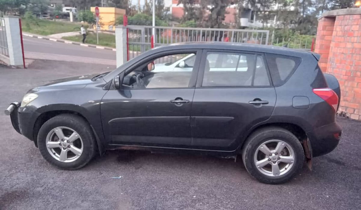 Why You Should Rent a 4x4 in Uganda