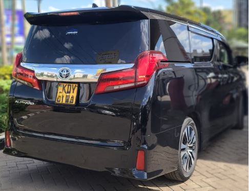 7 Seater Car